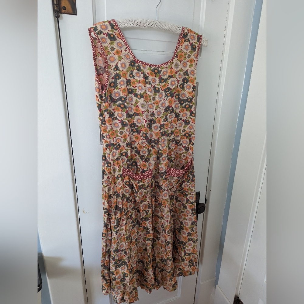 Vintage Square Neck Rayon Daisy Tie Back Midi Dress